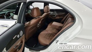 Mercedes-Benz E-Class E53 AMG 4MATIC+ 2021 года из Южной Кореи