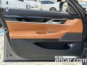 BMW 7-Series 740d xDrive M Sport 2021 года из Южной Кореи