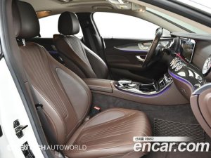 Mercedes-Benz CLS-Class CLS300d AMG Line 2020 года из Южной Кореи