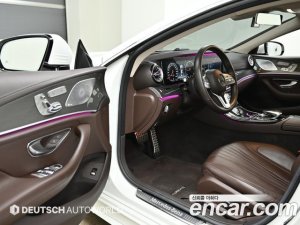 Mercedes-Benz CLS-Class CLS300d AMG Line 2020 года из Южной Кореи