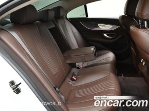 Mercedes-Benz CLS-Class CLS300d AMG Line 2020 года из Южной Кореи