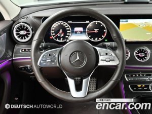 Mercedes-Benz CLS-Class CLS300d AMG Line 2020 года из Южной Кореи