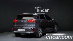 Kia Niro 1.6 HEV 2020 года из Южной Кореи