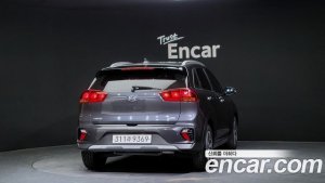 Kia Niro 1.6 HEV 2020 года из Южной Кореи