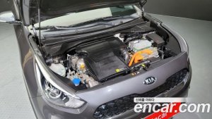 Kia Niro 1.6 HEV 2020 года из Южной Кореи