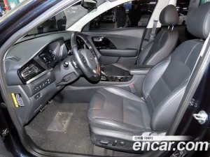 Kia Niro 1.6 HEV 2020 года из Южной Кореи