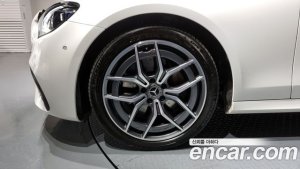 Mercedes-Benz E-Class E220d 4MATIC AMG Line 2021 года из Южной Кореи