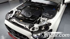 Mercedes-Benz E-Class E220d 4MATIC AMG Line 2021 года из Южной Кореи