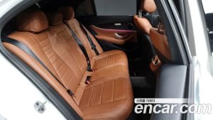 Mercedes-Benz E-Class E220d 4MATIC AMG Line 2021 года из Южной Кореи