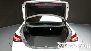 Mercedes-Benz E-Class E220d 4MATIC AMG Line 2021 года из Южной Кореи