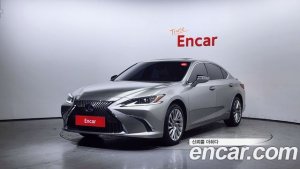 Lexus ES Luxury Plus 2021 года из Южной Кореи
