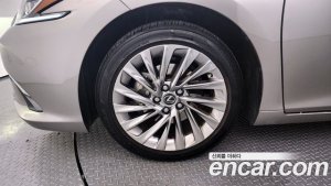 Lexus ES Luxury Plus 2021 года из Южной Кореи