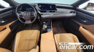 Lexus ES Luxury Plus 2021 года из Южной Кореи