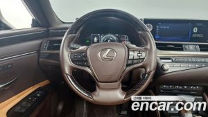 Lexus ES Luxury Plus 2021 года из Южной Кореи