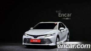 Toyota Camry 2.5 XLE HYBRID 2021 года из Южной Кореи