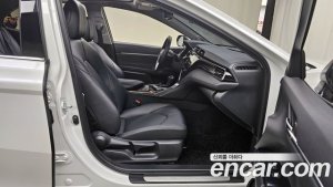 Toyota Camry 2.5 XLE HYBRID 2021 года из Южной Кореи