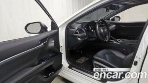 Toyota Camry 2.5 XLE HYBRID 2021 года из Южной Кореи