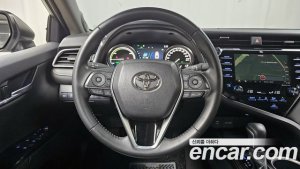 Toyota Camry 2.5 XLE HYBRID 2021 года из Южной Кореи