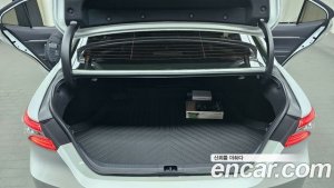 Toyota Camry 2.5 XLE HYBRID 2021 года из Южной Кореи