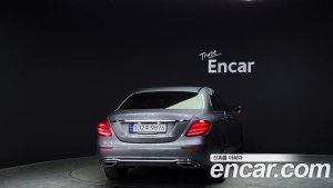 Mercedes-Benz E-Class E220d Avantgarde 2020 года из Южной Кореи
