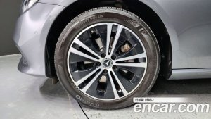 Mercedes-Benz E-Class E220d Avantgarde 2020 года из Южной Кореи