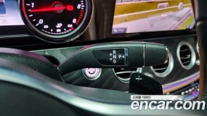 Mercedes-Benz E-Class E220d Avantgarde 2020 года из Южной Кореи