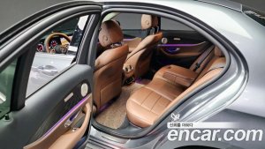 Mercedes-Benz E-Class E220d Avantgarde 2020 года из Южной Кореи