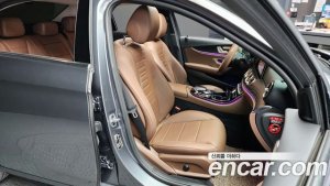 Mercedes-Benz E-Class E220d Avantgarde 2020 года из Южной Кореи