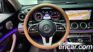 Mercedes-Benz E-Class E220d Avantgarde 2020 года из Южной Кореи