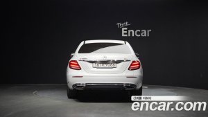 Mercedes-Benz E-Class E300e 4MATIC Exclusive 2020 года из Южной Кореи