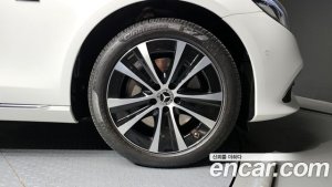 Mercedes-Benz E-Class E300e 4MATIC Exclusive 2020 года из Южной Кореи