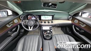 Mercedes-Benz E-Class E300e 4MATIC Exclusive 2020 года из Южной Кореи