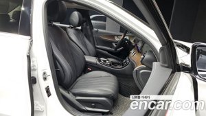 Mercedes-Benz E-Class E300e 4MATIC Exclusive 2020 года из Южной Кореи