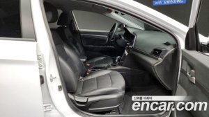 Hyundai AVANTE 1.6 2020 года из Южной Кореи