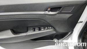 Hyundai AVANTE 1.6 2020 года из Южной Кореи