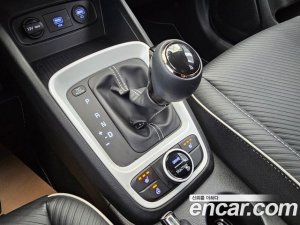 Hyundai Venue 1.6 Flux 2020 года из Южной Кореи