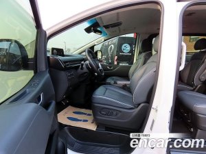Hyundai Staria 4WD Lounge 9-Seater 2022 года из Южной Кореи