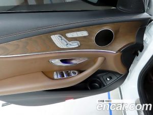 Mercedes-Benz E-Class E250 Exclusive 2021 года из Южной Кореи