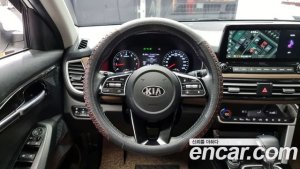 Kia Seltos Бензин 1.6 Turbo 2WD 2021 года из Южной Кореи