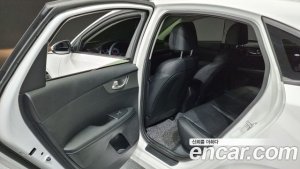 Kia K3 2020 года из Южной Кореи