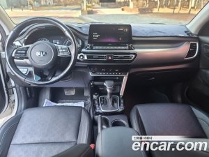 Kia Seltos Бензин 1.6 Turbo 2WD 2020 года из Южной Кореи