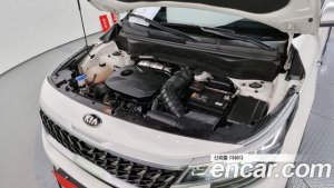 Kia Seltos Бензин 1.6 Turbo 4WD 2021 года из Южной Кореи