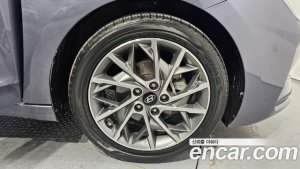 Hyundai AVANTE 1.6 2020 года из Южной Кореи