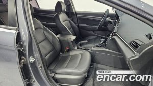 Hyundai AVANTE 1.6 2020 года из Южной Кореи
