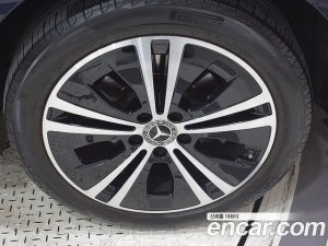 Mercedes-Benz E-Class E220d Avantgarde 2020 года из Южной Кореи