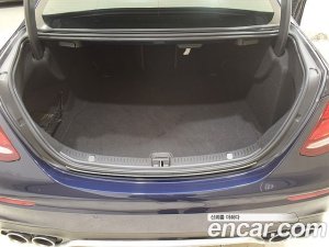 Mercedes-Benz E-Class E220d Avantgarde 2020 года из Южной Кореи