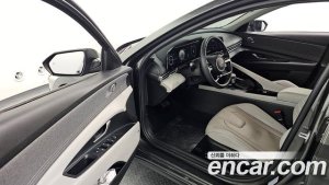 Hyundai AVANTE Inspiration 2021 года из Южной Кореи