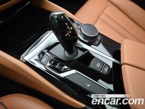 BMW 5-Series 520i Luxury 2020 года из Южной Кореи