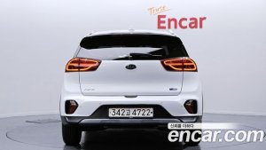 Kia Niro 1.6 HEV 2020 года из Южной Кореи