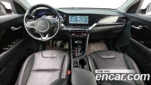 Kia Niro 1.6 HEV 2020 года из Южной Кореи